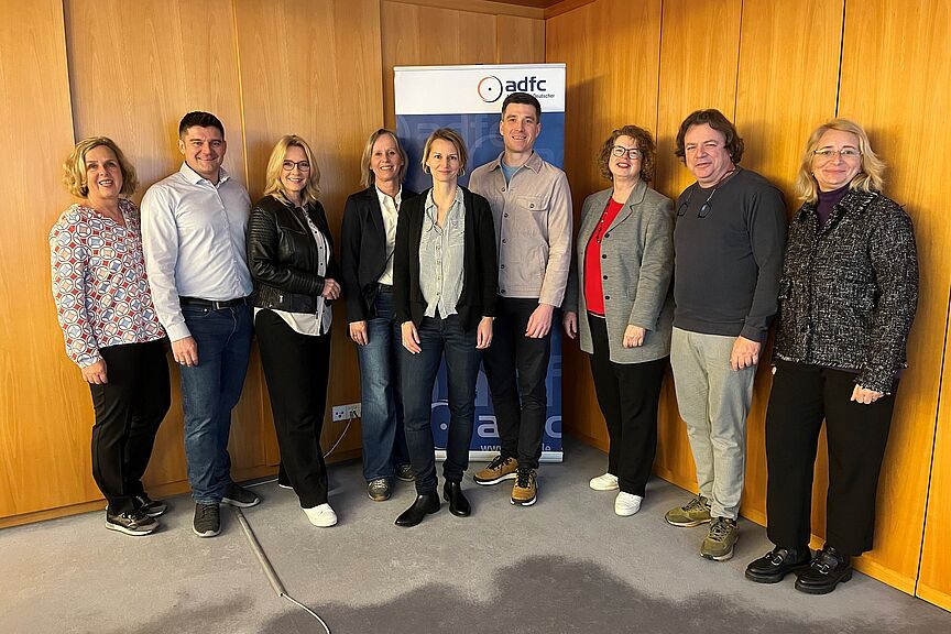 V.l.n.r.: Martina Kiderle, Christopher Riemensperger, Barbara Radomski, Petra Husemann-Roew, Katrin Leideritz, Dr. Stefan Esch, Dr. Heike Glatzel, Jörg Bornmann, Gabriele Irrek