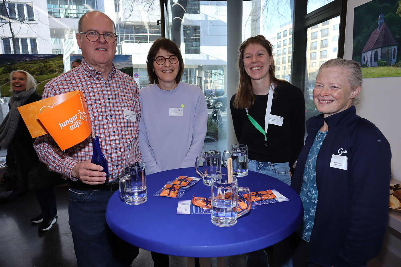 ADFC-Aktive und Kolleg:innen von Green City e.V. im Austausch ADFC-Aktive und Kolleg:innen von Green City e.V. im Austausch