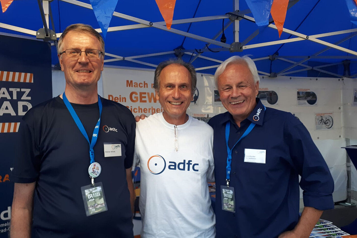 Verstärkung am ADFC-Infostand: Danke an Klaus Wörle aus Regensburg und alle anderen