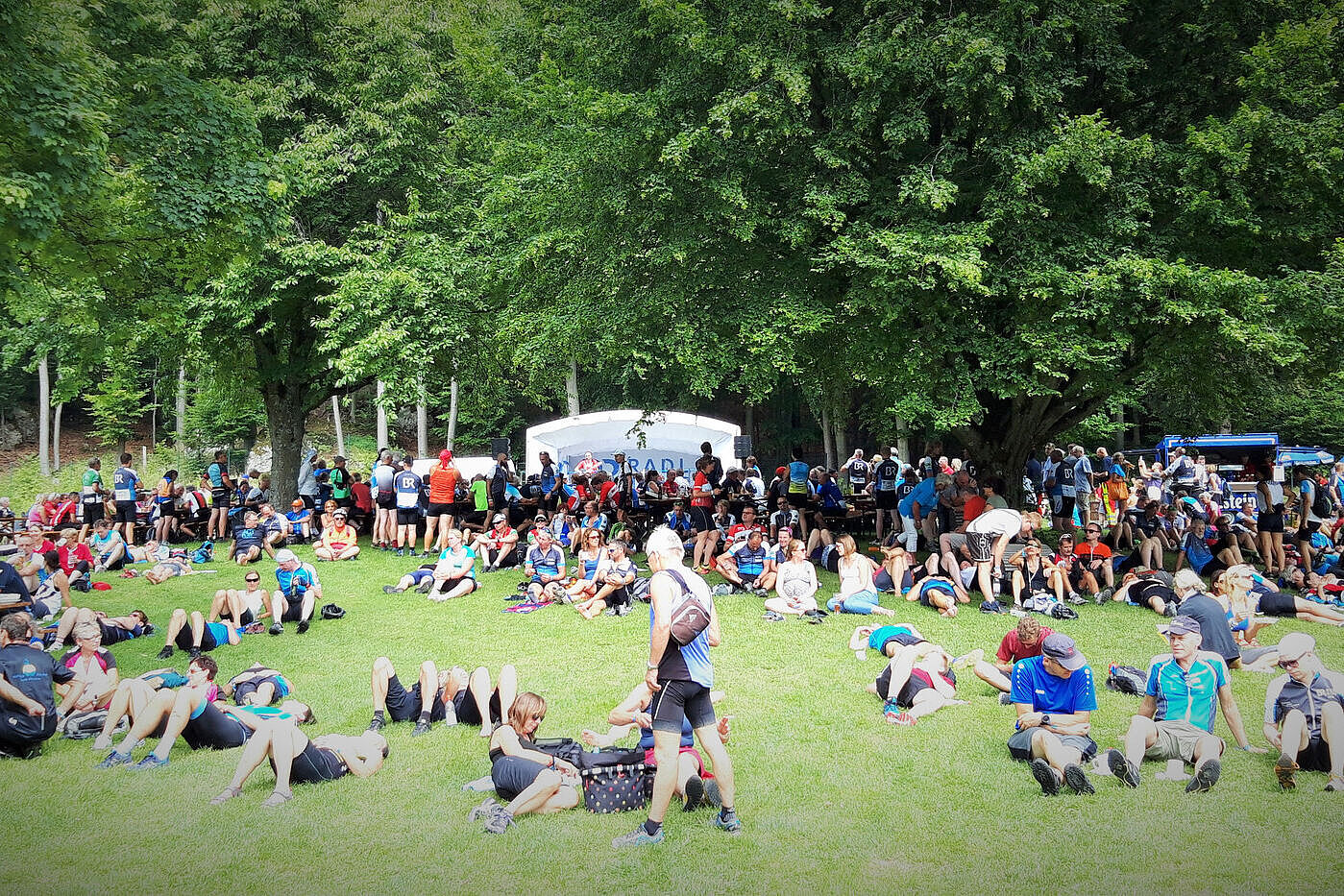 Verdiente Mittagsrast auf der Liegewiese
