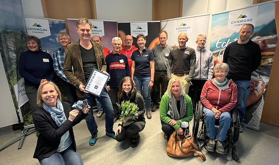 Übergabe Zertifikat ADFC RadReiseRegion Chiemsee Chiemgau