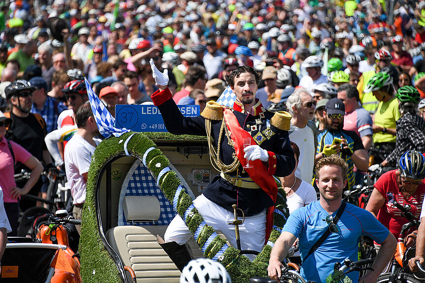 Radsternfahrt 2018: Der Kini auf dem Königsplatz Radsternfahrt 2018: Der Kini auf dem Königsplatz