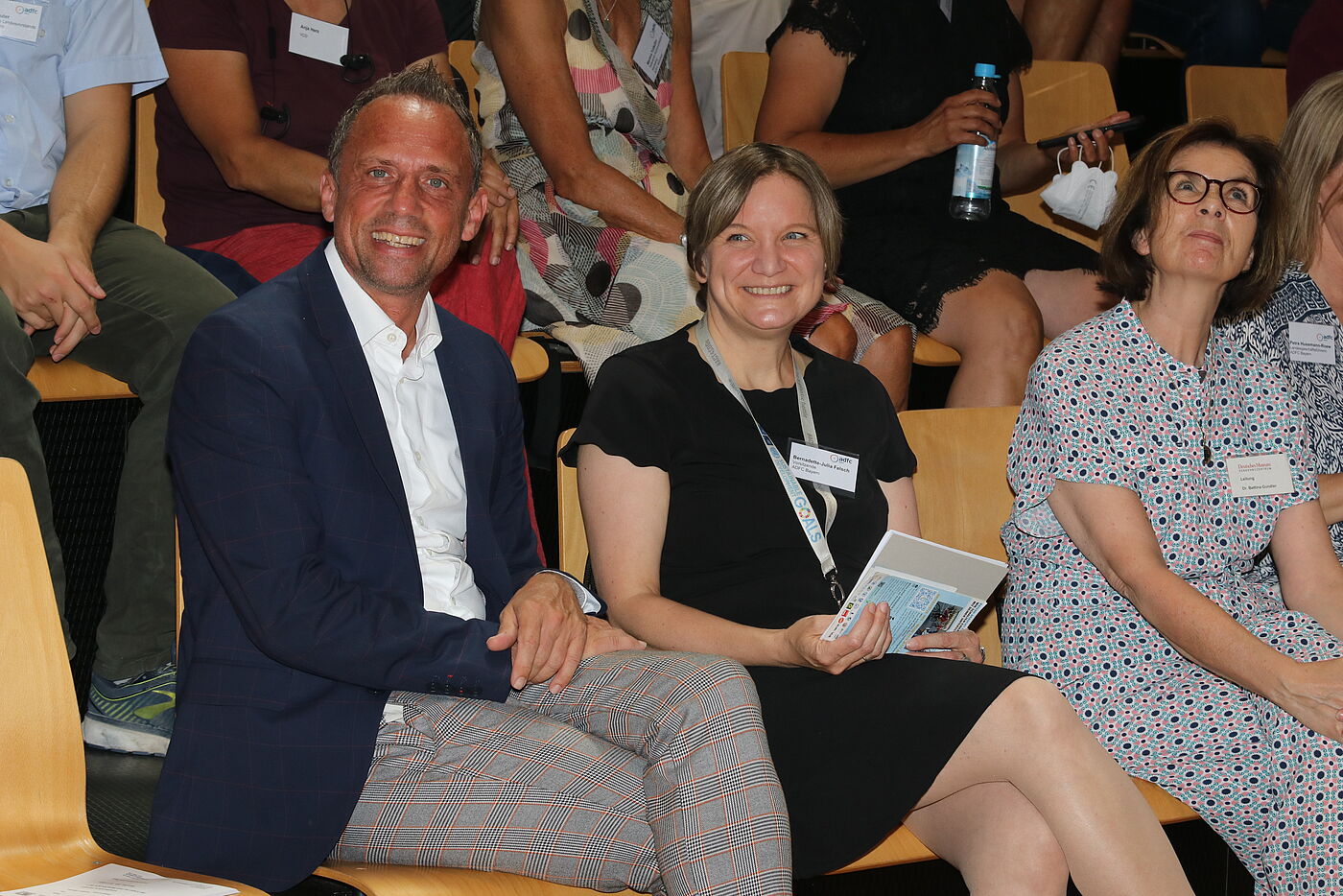 Bernadette Felsch mit Minister Thorsten Glauber und Dr. Bettina Gundler
