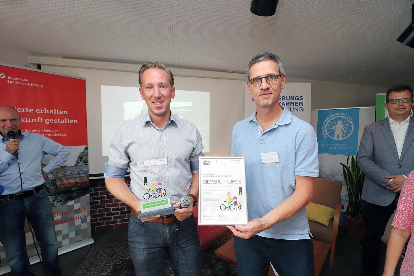 Bayerischen Verkehrssicherheitspreis 2018: „Radentscheid Bamberg“ Urkunde Initiatoren