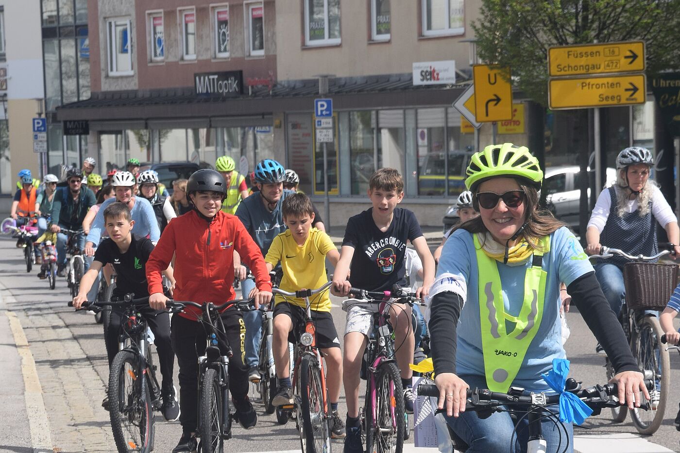 Radler:innen auf der Straße