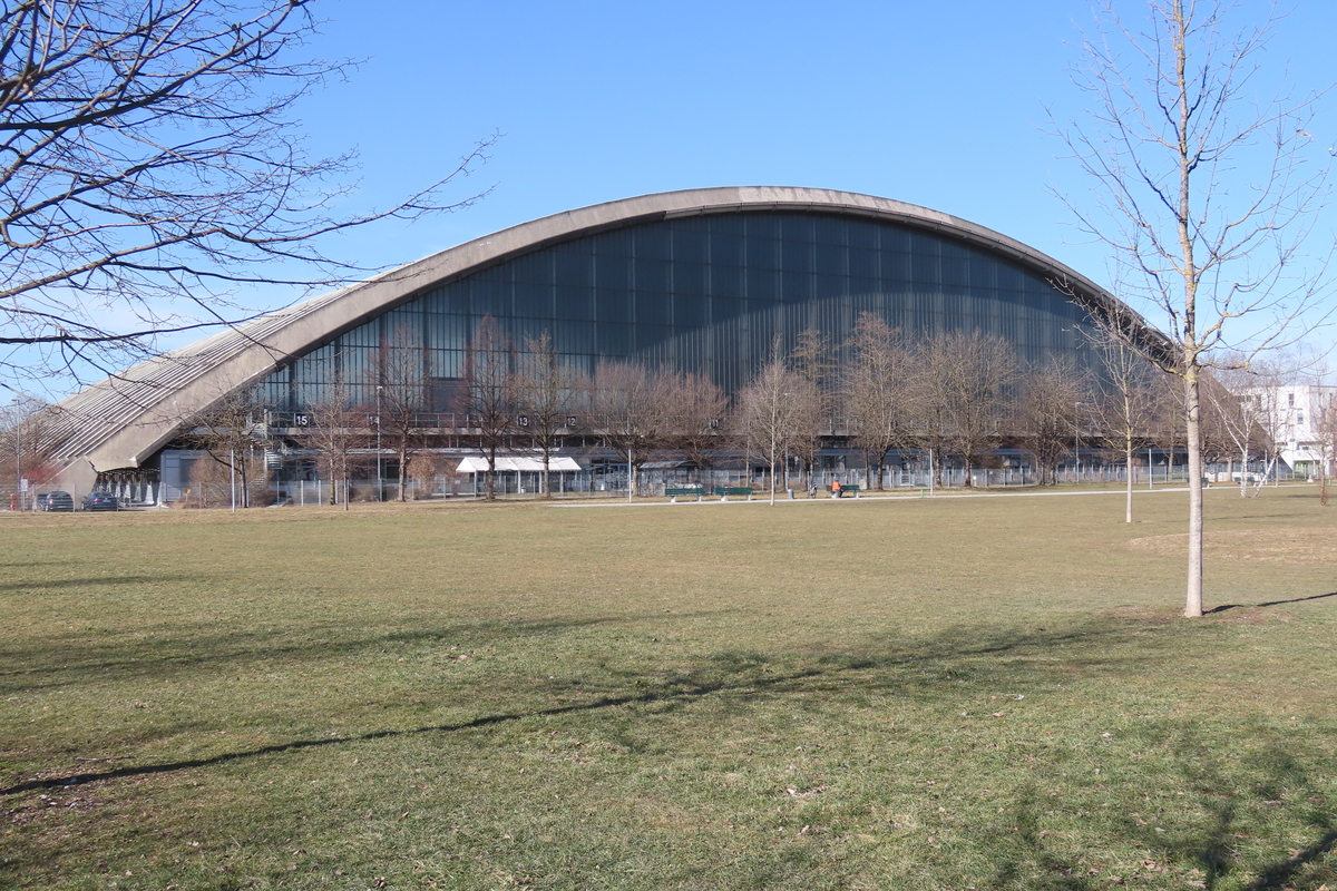 Bild 7 Paketposthalle