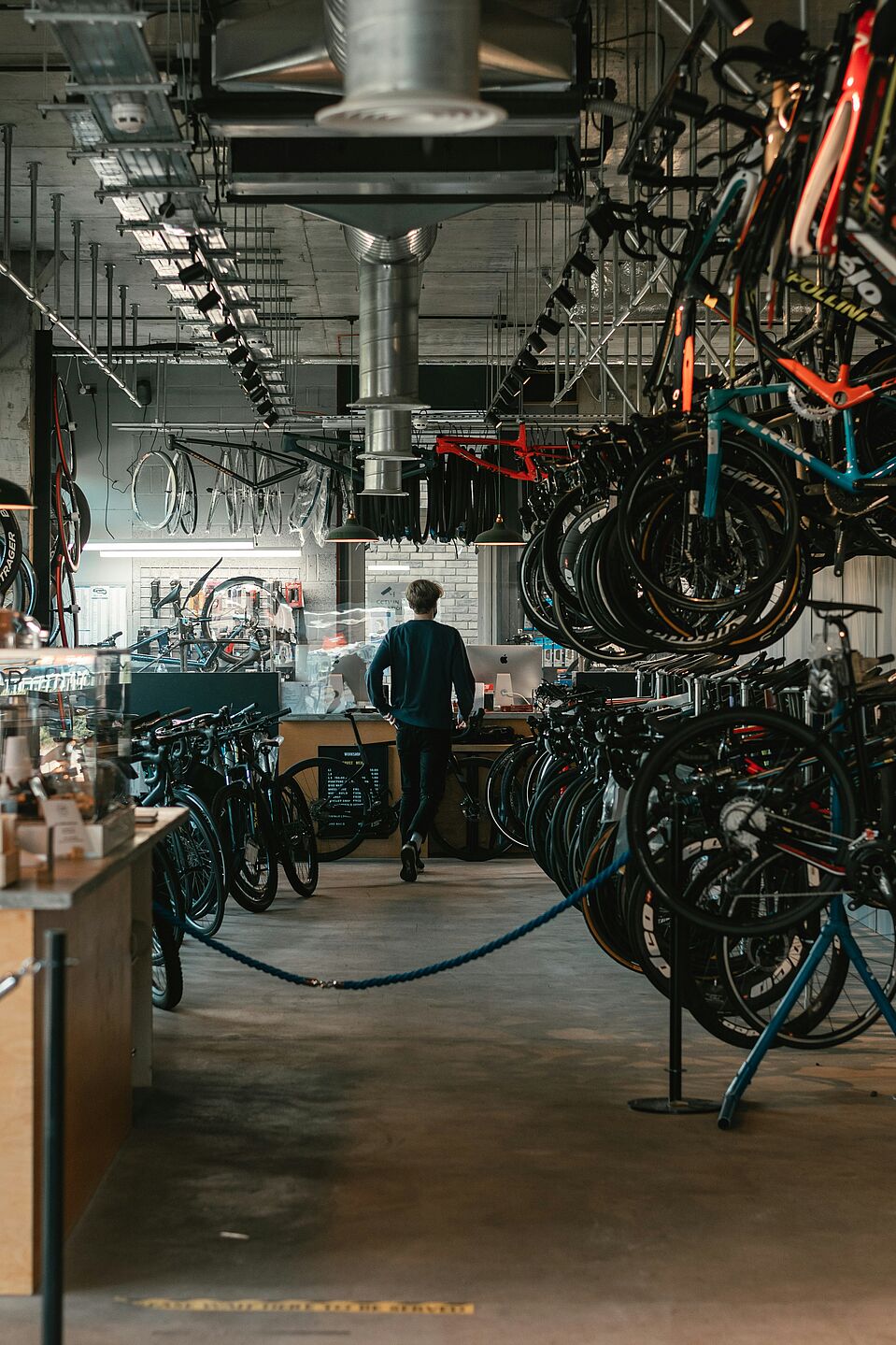 Fahrradladen mit zugehöriger Werkstatt Ein Fahrradladen mit zugehöriger Werkstatt.
