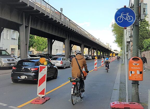 Pop-up-Radweg in Berlin-Kreuzberg im Frühjahr 2020.